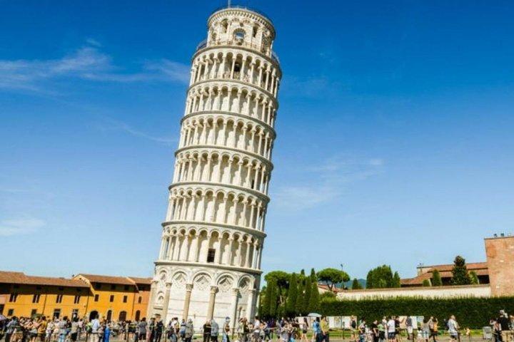 Private car trip to Florence and Pisa from the Port of Livorno (10 h)