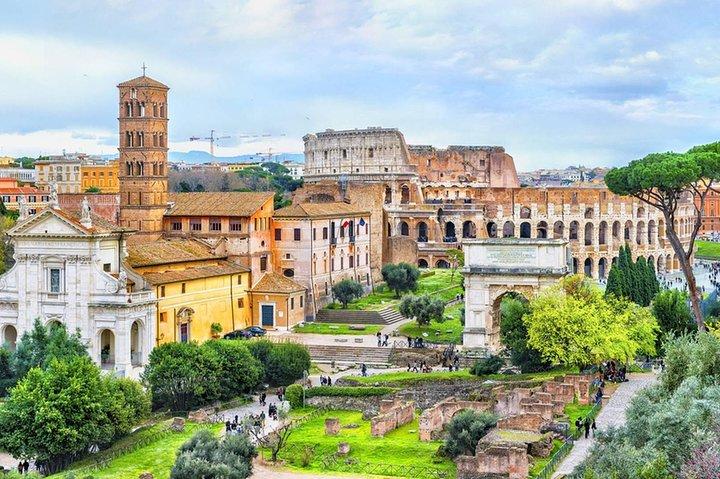 Colosseum Gladiator's Arena and Roman Forum Guided Tour