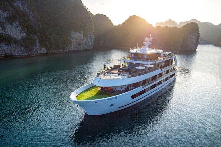 Top Luxury Halong Bay 2D1N Limousine: 5* Stella of The Seas