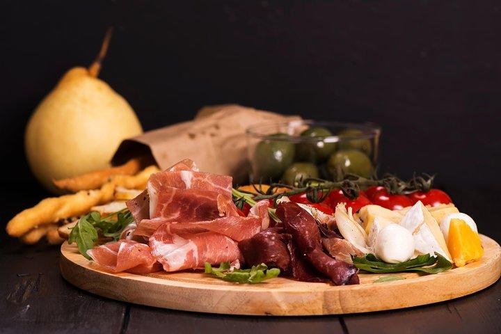 Local Food and Wine Walking Tour around Rome
