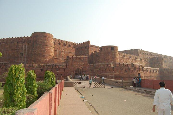Taj Mahal Sunrise and Agra Overnight Tour from Pune With Flights