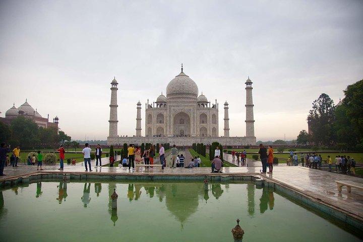 Taj Mahal Sunrise and Agra Overnight Tour from Pune With Flights