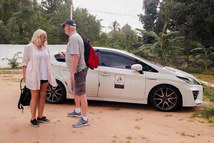 Colombo (CMB) Airport to Waikkal City Private Transfer