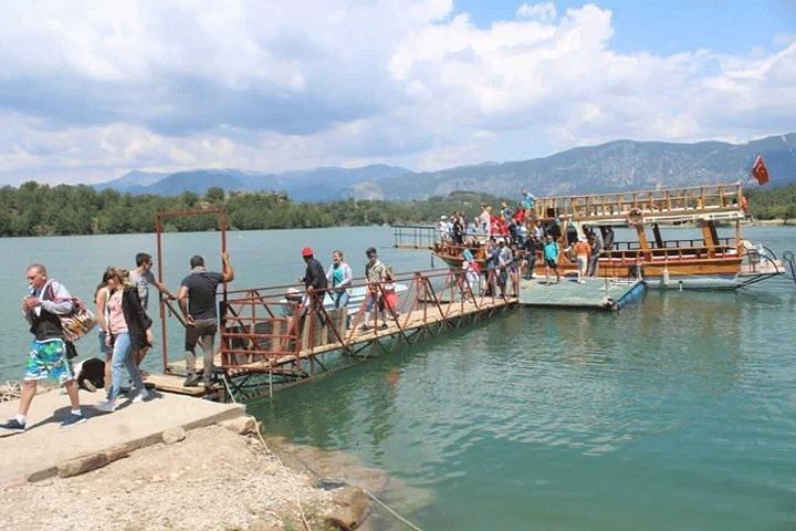 Mix. Tour (Jeep Safari and Boat Tour in Green Lake with Lunch)
