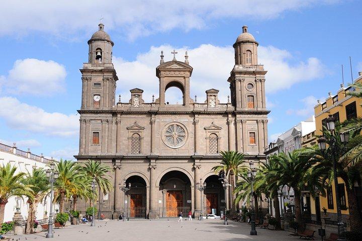 Discover Las Palmas city on your own