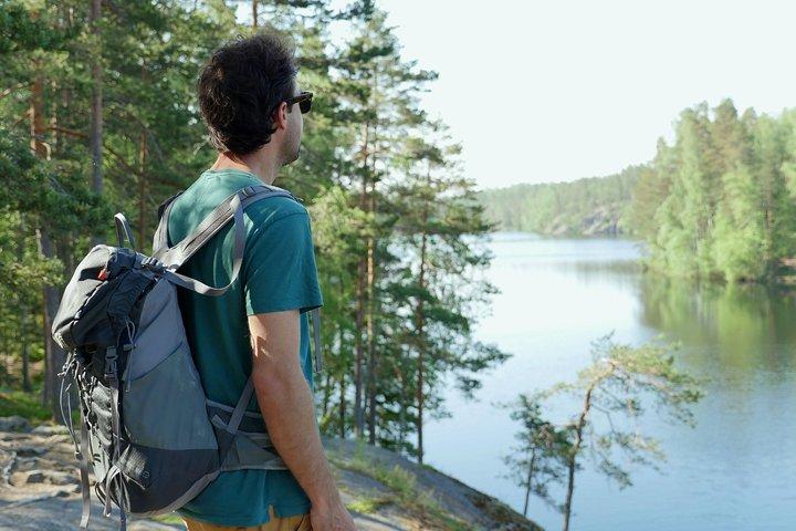 Hiking tour in Nuuksio National Park with meal and snacks
