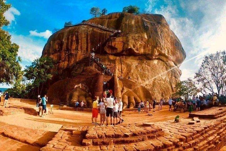 Village tour Sigiriya Rock, Pidurangala Rock and Dambulla temple