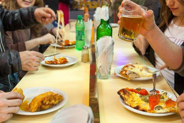 Private Walking Tour & Argentinian pizzas Tasting