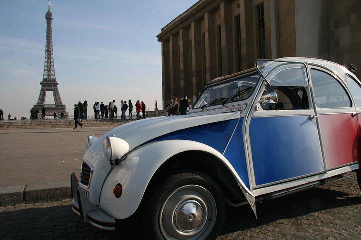 Paris - Vintage 2CV car guided tour + Cruise on the Seine