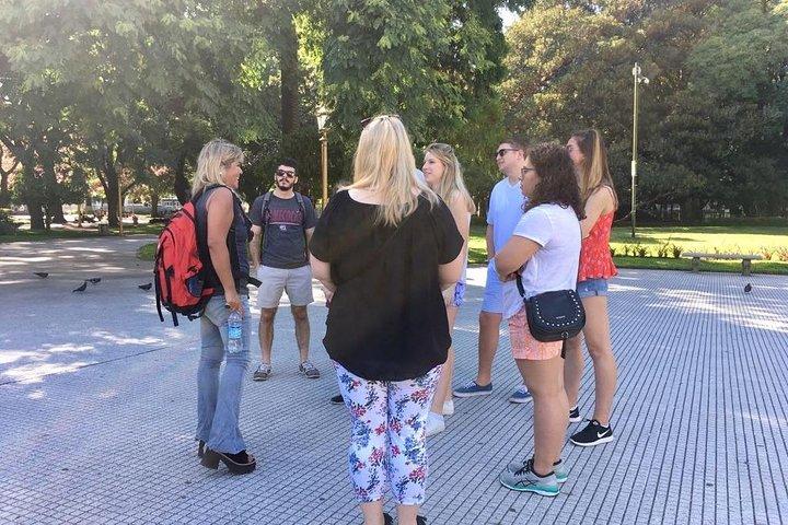 Private Recoleta Walking guided Tour with Cementery and Evita