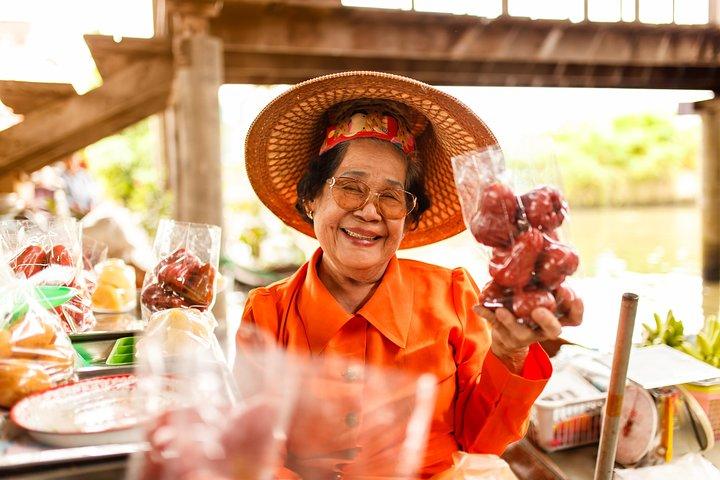 Private Tour: Damnoen Saduak Floating Market and Maeklong Railway Market
