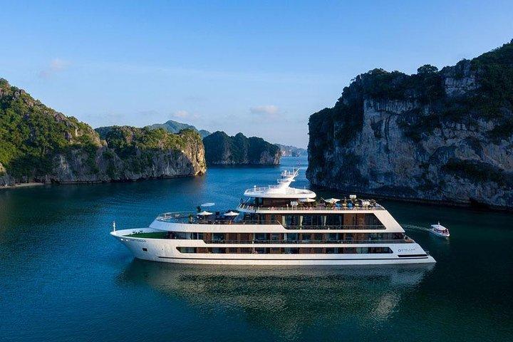 Top Luxury Halong Bay 2D1N Limousine: 5* Stella of The Seas