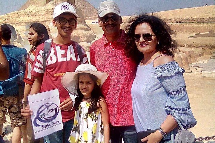 Pyramids of Giza, Sakkara & Memphis: Private Tour with Lunch
