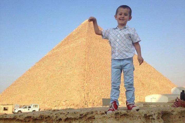 Pyramids of Giza, Sakkara & Memphis: Private Tour with Lunch