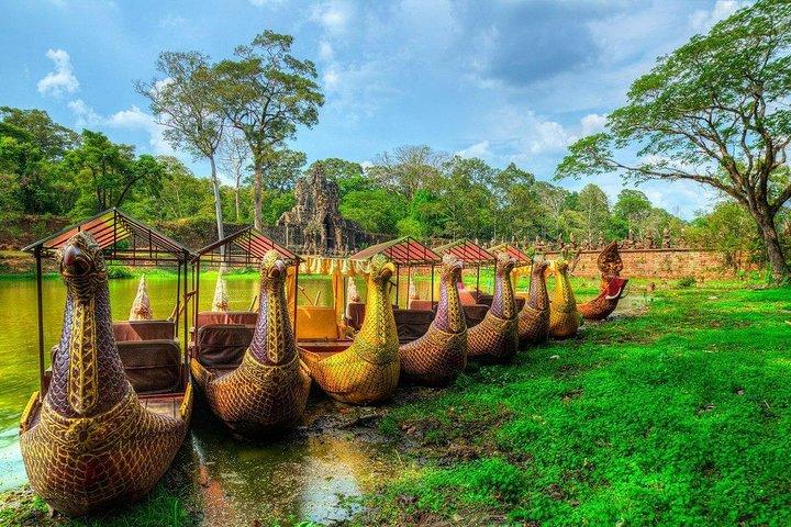 Exclusive Private Sunrise Tour of Angkor Wat with Champagne Breakfast