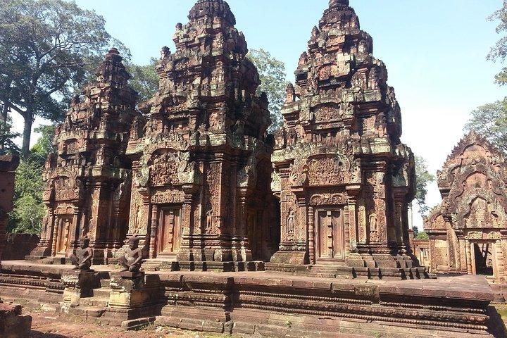 Private One Day Tour To Banteay Srei, Beng Mealea and Rolous Group