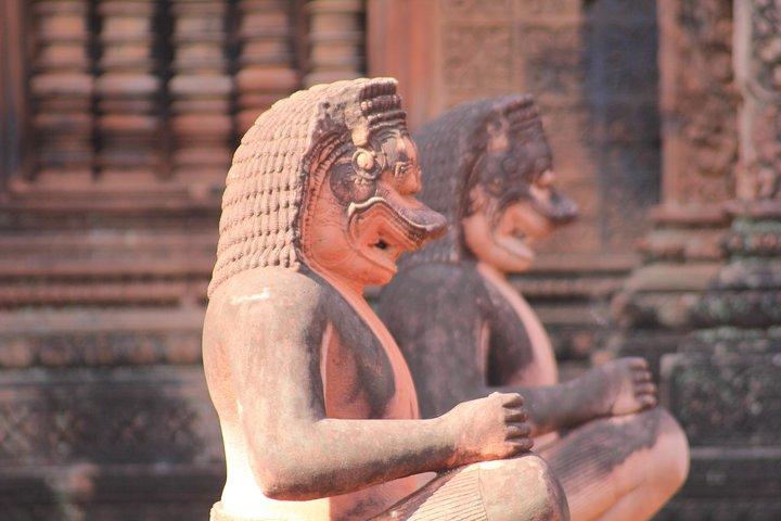 Private One Day Tour To Banteay Srei, Beng Mealea and Rolous Group