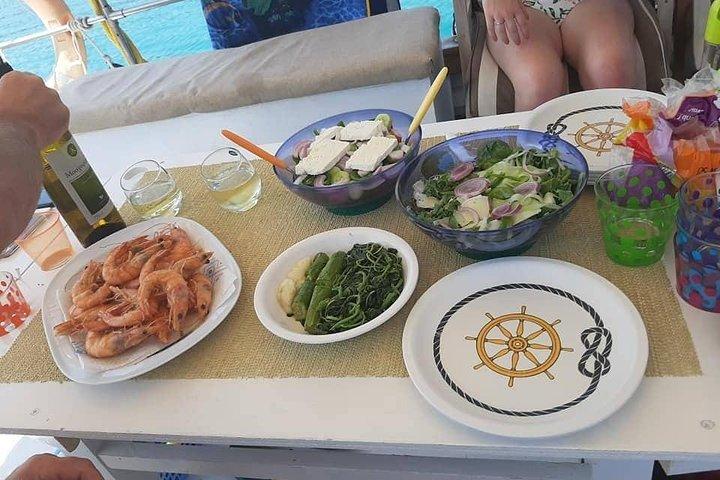 Fun vacation in the clear blue waters of the Saronic Gulf!