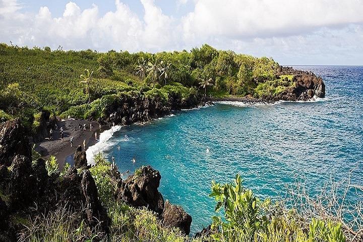 Road to Hana Deluxe Rainforest & Waterfall Experience from Maui