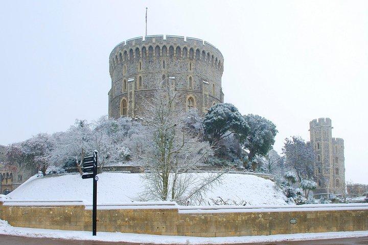 Windsor, Oxford and Avebury's Stone Circle with Christmas Lunch