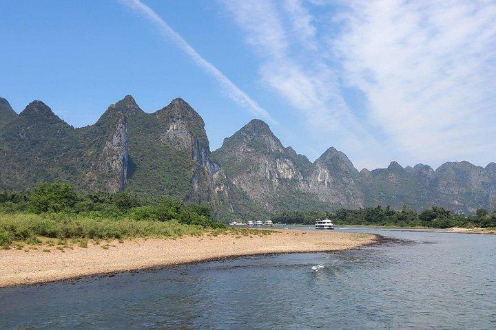 Full-Day Guilin Li-River Cruise with 4 star boat and Four Lake Night Cruise Tour