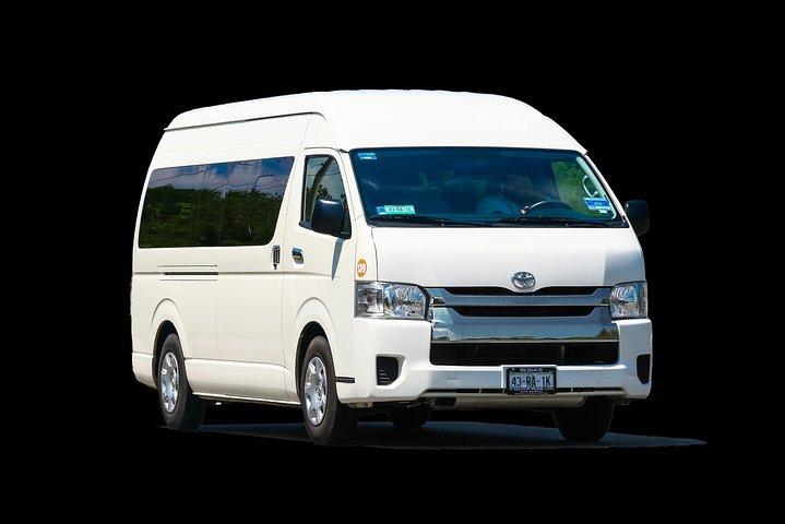 Shared Departure Transfer: Hotel to Saint Lucia International Airport