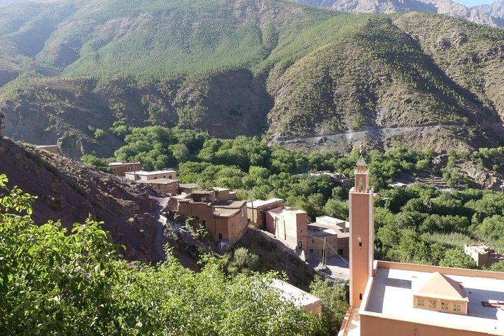 Atlas Mountains and Three Valleys & Waterfalls: Guided Day Trip from Marrakech
