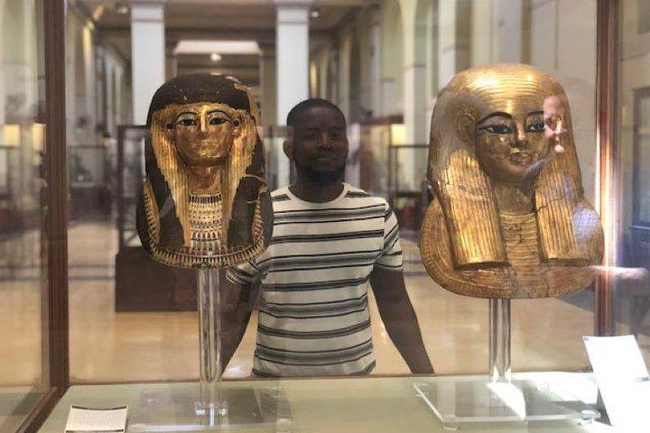 Full - Day Tour to Giza Pyramids , Cairo Museum & Bazaar Includes Lunch
