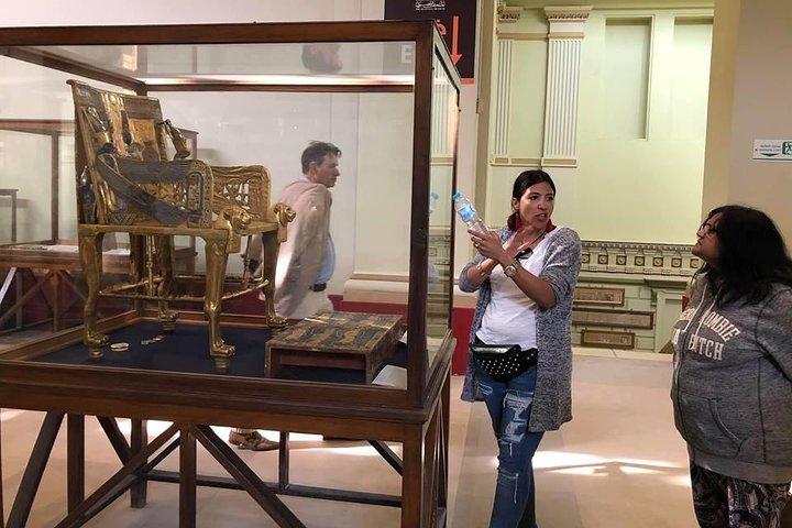 Full - Day Tour to Giza Pyramids , Cairo Museum & Bazaar Includes Lunch