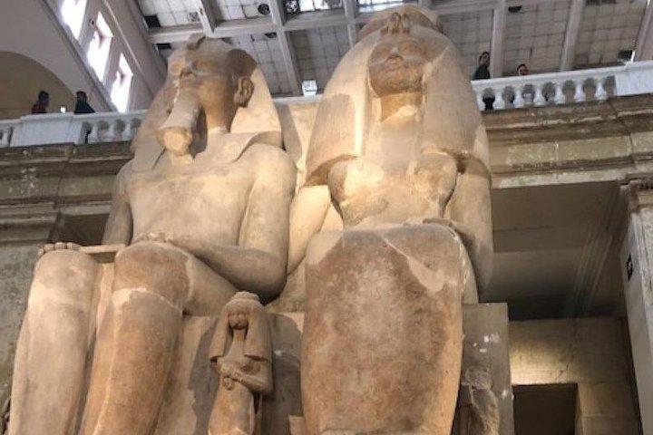 Full - Day Tour to Giza Pyramids , Cairo Museum & Bazaar Includes Lunch