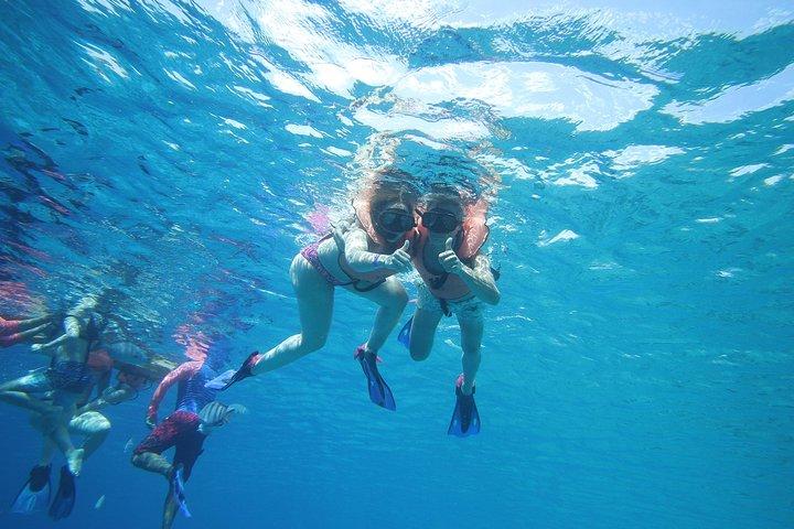 Cozumel Catamaran tour to El Cielo Beach
