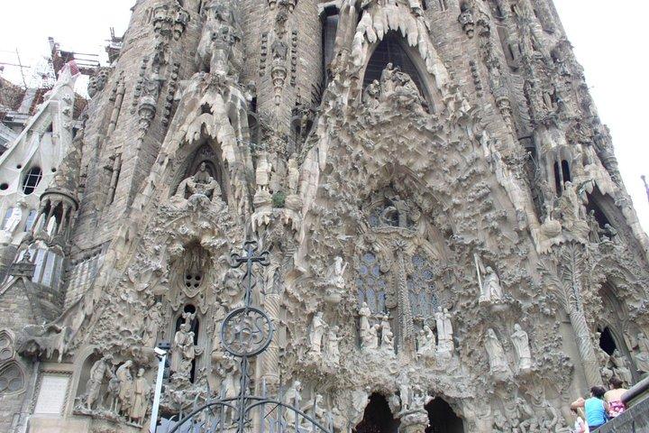Barcelona Half-day Tour With Local Driver-guide