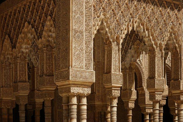 Alhambra, Nasrid Palaces and Generalife Private Tour from Malaga