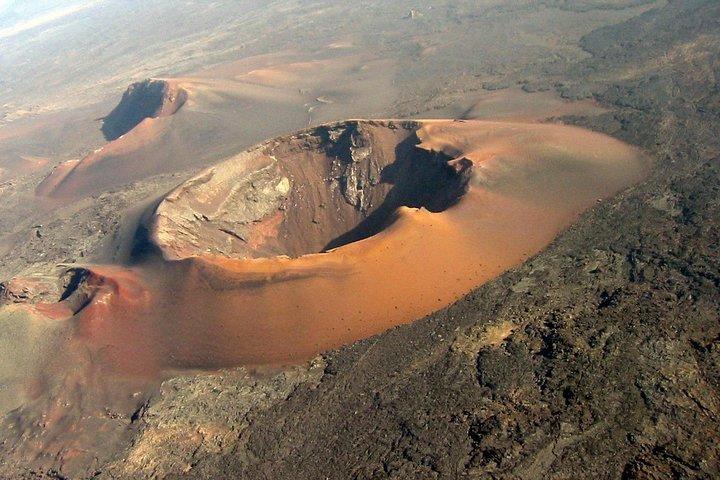 Guided tour: Timanfaya National Park and La Geria with pick-up