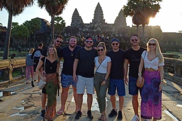1 Day Angkor Wat with Small Tour, Pre Rup and Banteay Srei tour