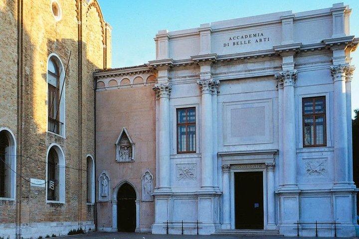 Private Walking Tour: Dorsoduro and San Polo Districts in Venice