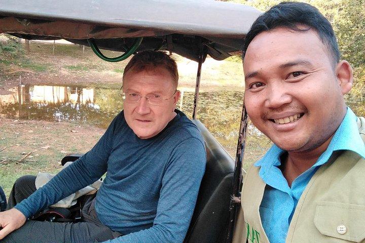 Small-Group Explore Angkor Wat Sunrise With Breakfast