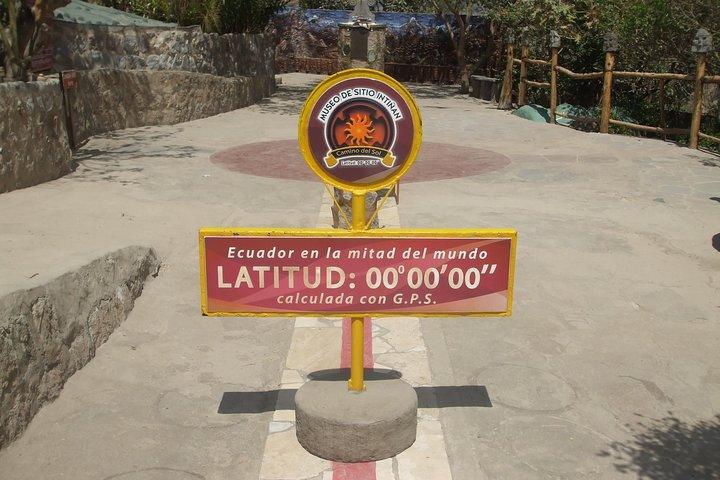 Middle of the World + Pululahua Crater in half-day