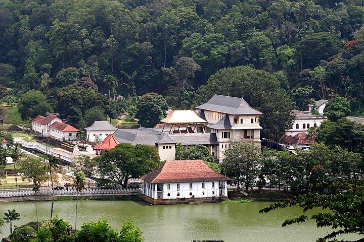 ADAMS PEAK (HOLY MOUNTAIN) WITH THE HILLS - 6 days