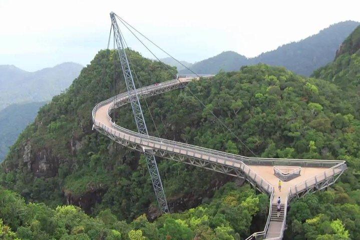 Langkawi Tour with SkyBridgewalk,Langkawi Cable Car,Oriental Village pass