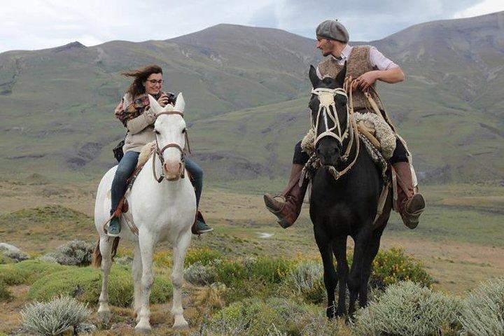 El Calafate Horseback Riding with Lake Argentino Views