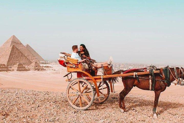 Half Day Tour to Giza pyramids by horse carriage