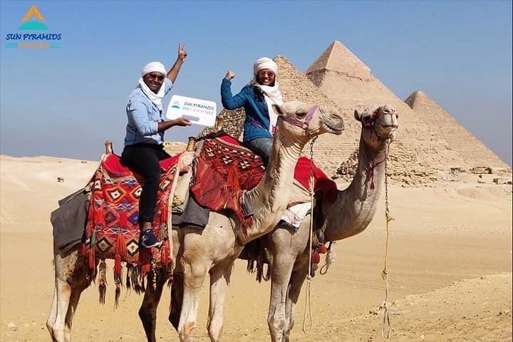 From Cairo: Camel or Horse Ride Tour Around Giza Pyramids