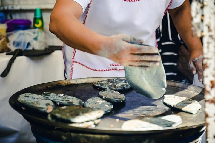 Street Food Tour with Friends