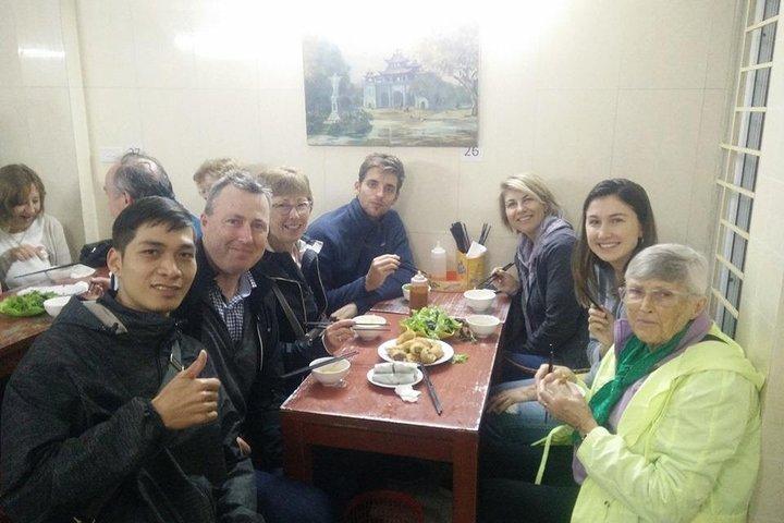 Private: Hanoi Walking Street Food Tour + Hanoi train street