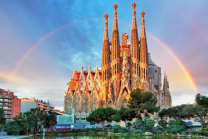 Skip The Line Sagrada Familia Small Group Tour