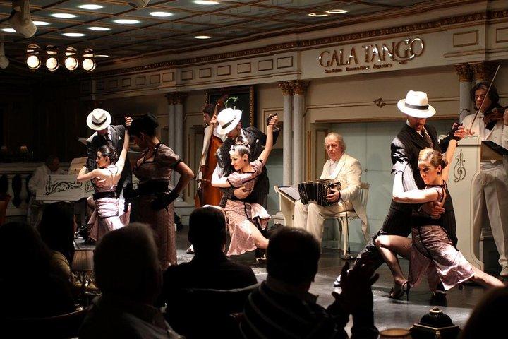 Tango show and dinner at: Gala tango
