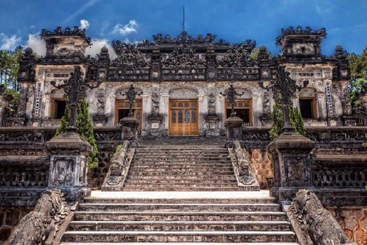 Hue Royal Tombs Tour: Visit Best Pagoda & King's Mausoleums