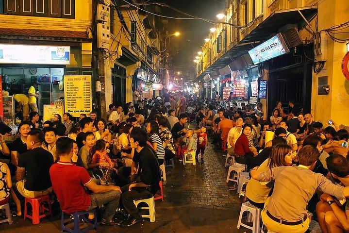 Private: Hanoi Walking Street Food Tour + Hanoi train street