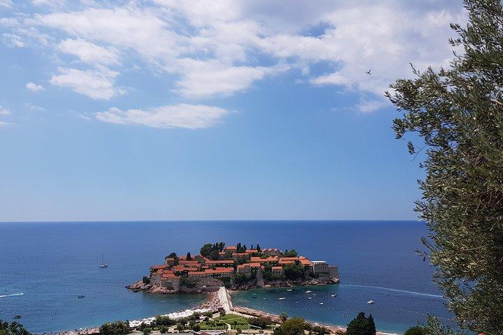 Private transfers from Podgorica Airport and city to Budva